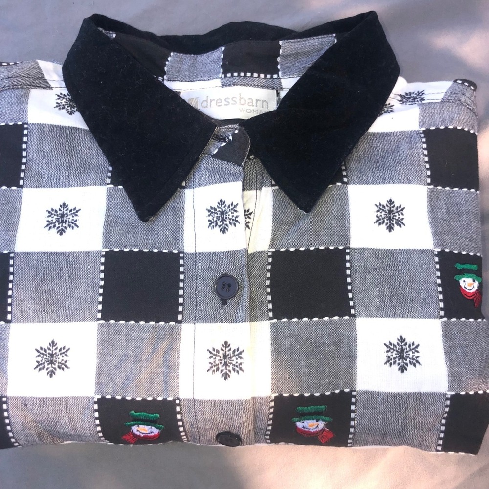 Dress Barn Woman Black‎ White Holiday Plaid Snowman Snowflake Button Down Shirt
